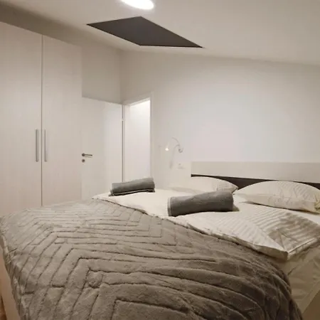 Leo - Sea View & Comfortable Ploce (Dubrovnik-Neretva)