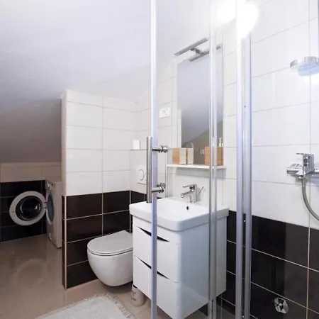 Leo - Sea View & Comfortable * Ploce (Dubrovnik-Neretva)
